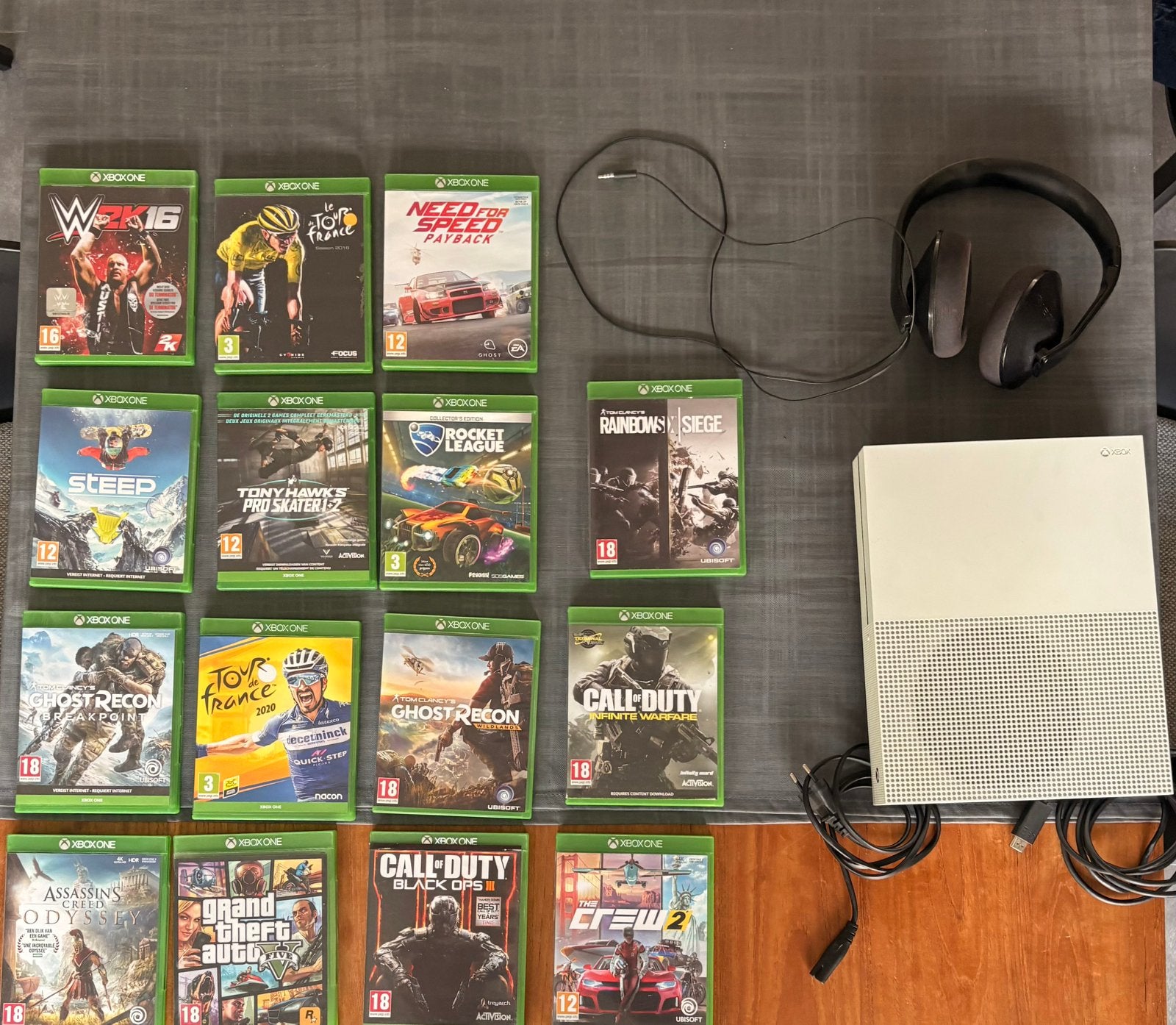 XBOX ONE S + Spelletjes en koptelefoon, Games en Spelcomputers, Spelcomputers | Xbox One, Ophalen, Xbox One S, Zonder controller