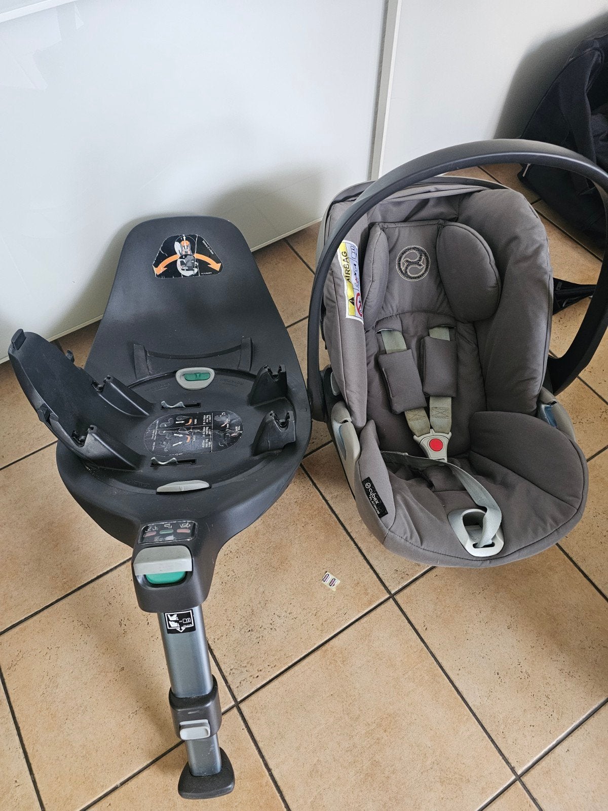 Système  isofix  pour siège  voiture, Isofix