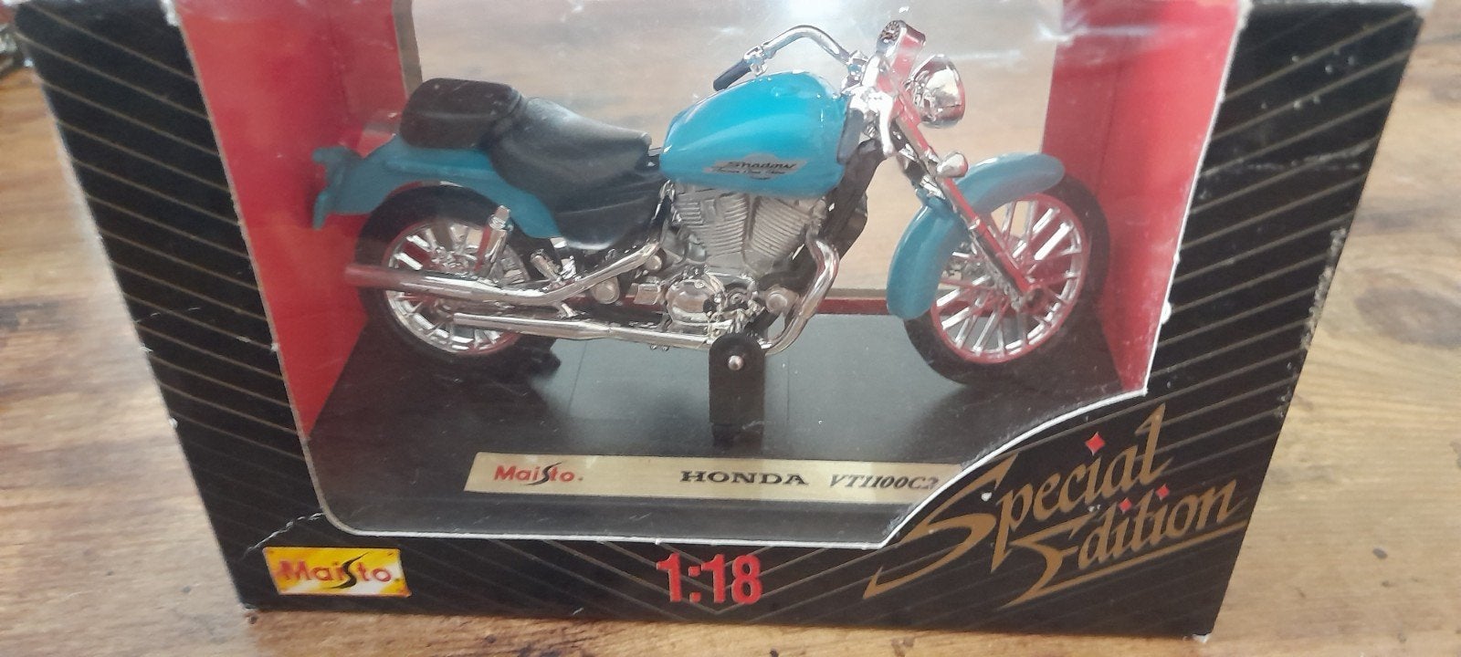 modéle rèduit moto Honda VT1100C2 èchelle 1/18, Enlèvement ou Envoi