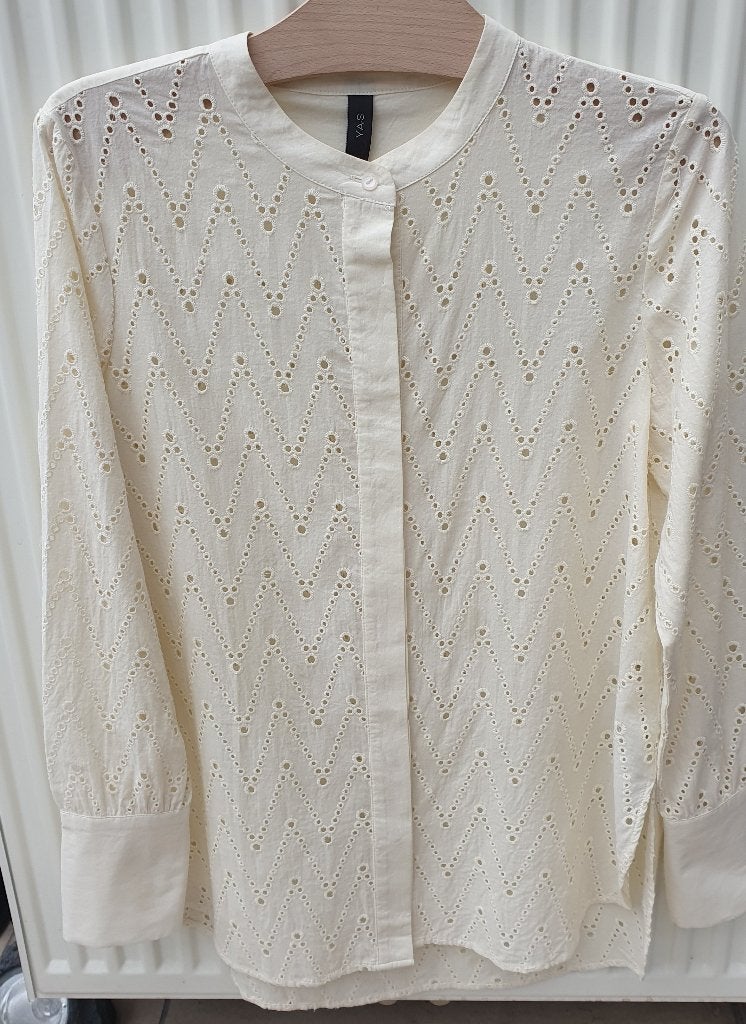 Gebroken wit-kleurige overblouse van Y.A.S maat S, Kleding | Dames, Blouses en Tunieken, Wit, Ophalen of Verzenden, Zo goed als nieuw