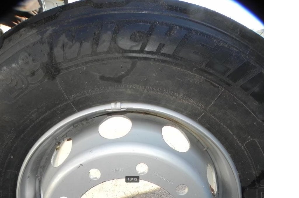Pneu de camion Michelin 315/70/R22.5 + jante neuf, Neuf, Pneus et Jantes, Pneus été, Autres dimensions