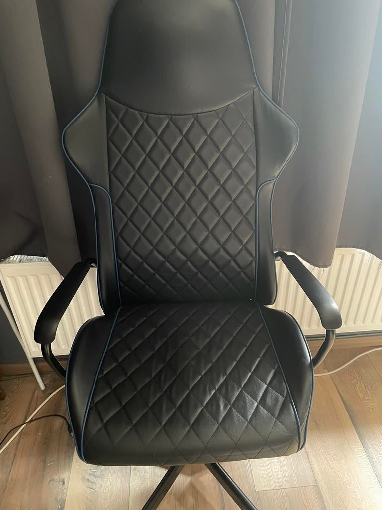 Gaming chair/Gaming stoel, Ophalen, Zo goed als nieuw, Zwart