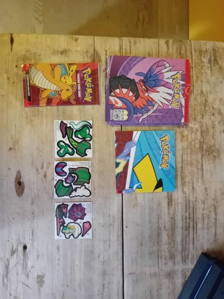 Pack Happy Meal Pokemon MacDonalds 2025 + autocollants, Enlèvement