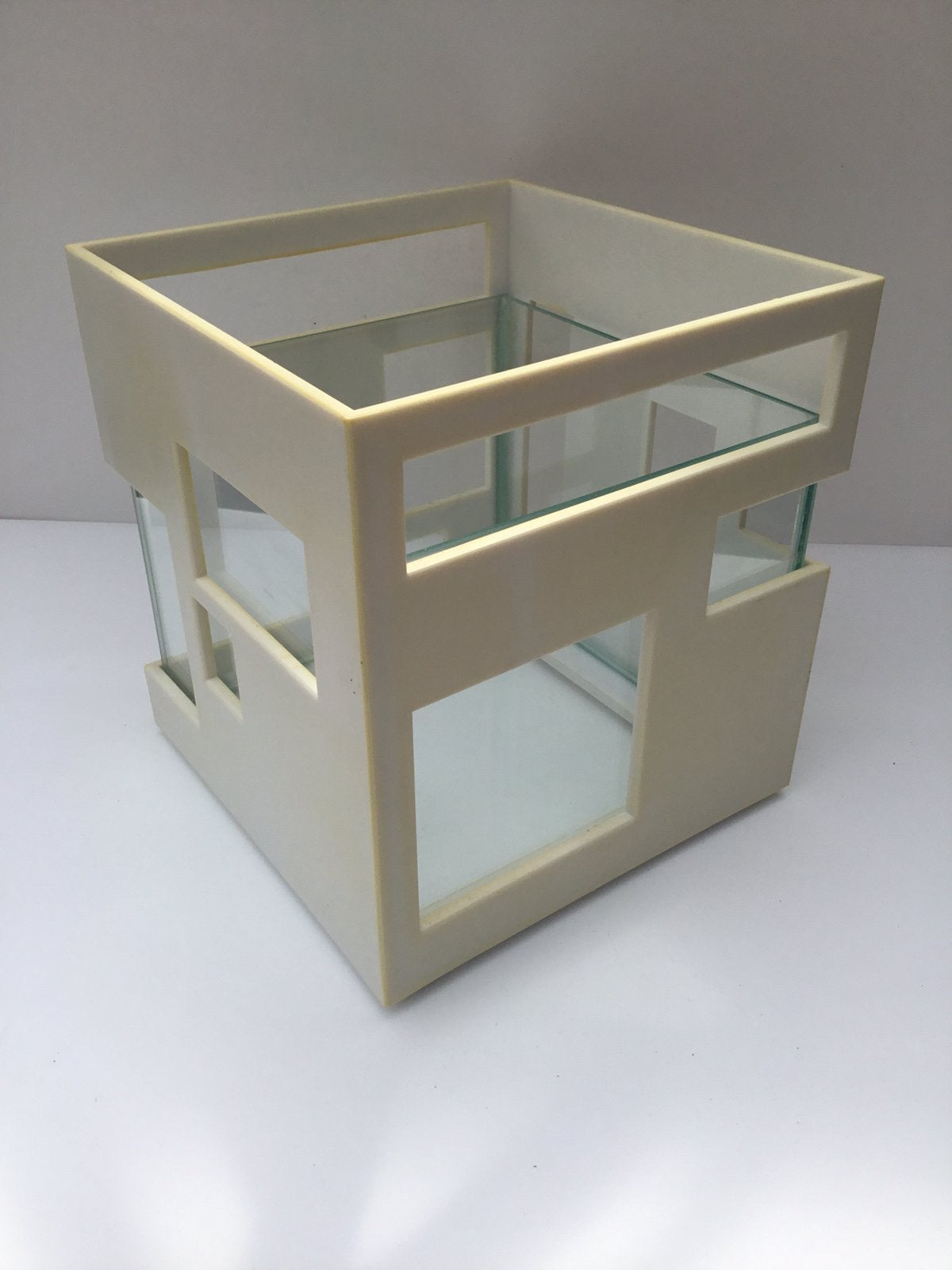 Aquarium design Umbra Fish Hotel, Enlèvement