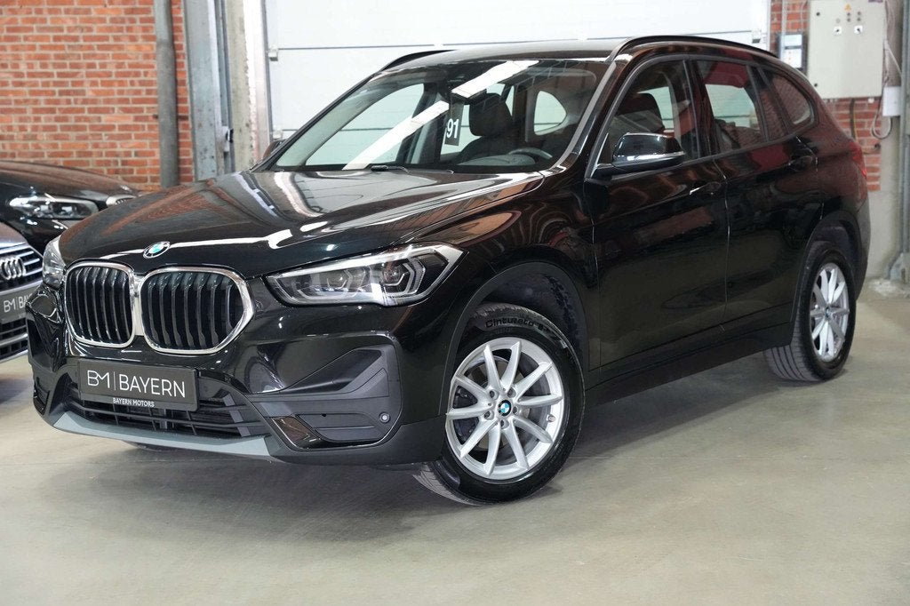 BMW X1 1.5 d EURO 6d Garantie Facelift LED Prof Navi Crui, Auto's, BMW, Stof, Gebruikt, Zwart, Bedrijf