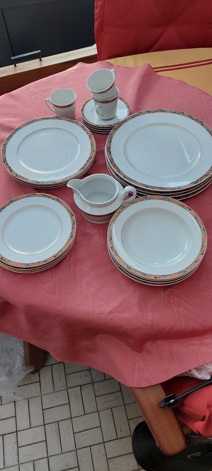 servies voor 4 personen, Enlèvement ou Envoi