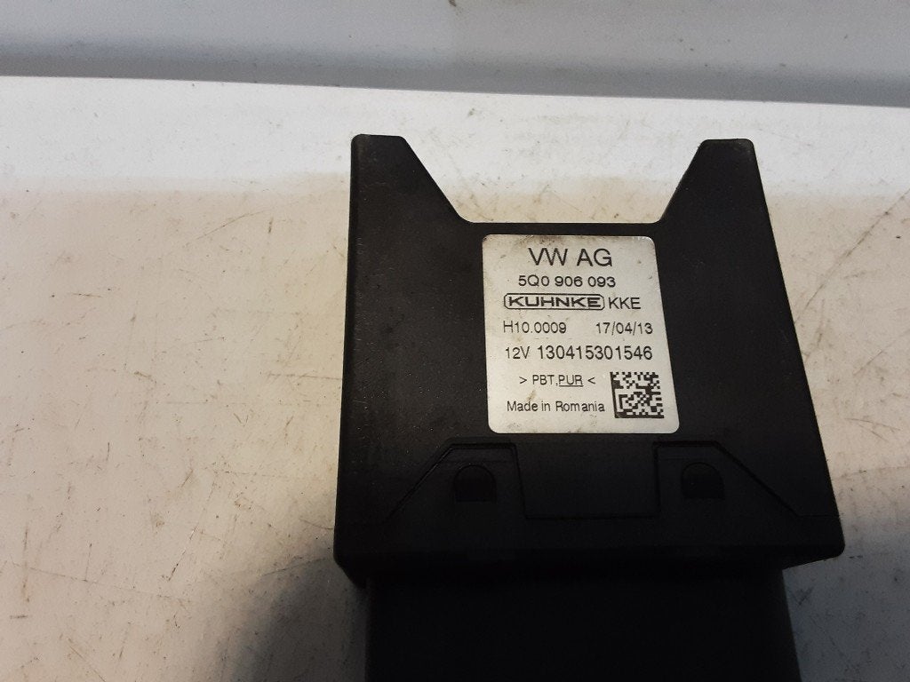 ORDINATEUR POMPE A CARBURANT Golf Sportsvan (AUVS), Volkswagen, Volkswagen AG, Utilisé, Kundenbetreuung@volkswagen.de