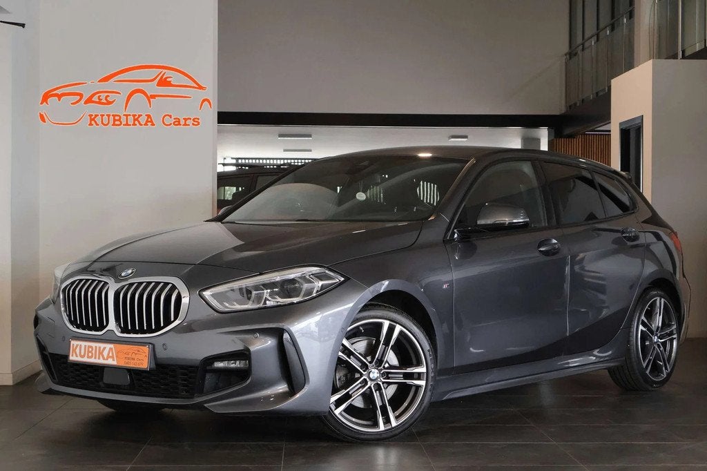BMW 1 Serie 118 118i M-Pack Camera CruiseC LED Garantie*, Autos, BMW, Argent ou Gris, Achat, Euro 6, Entreprise
