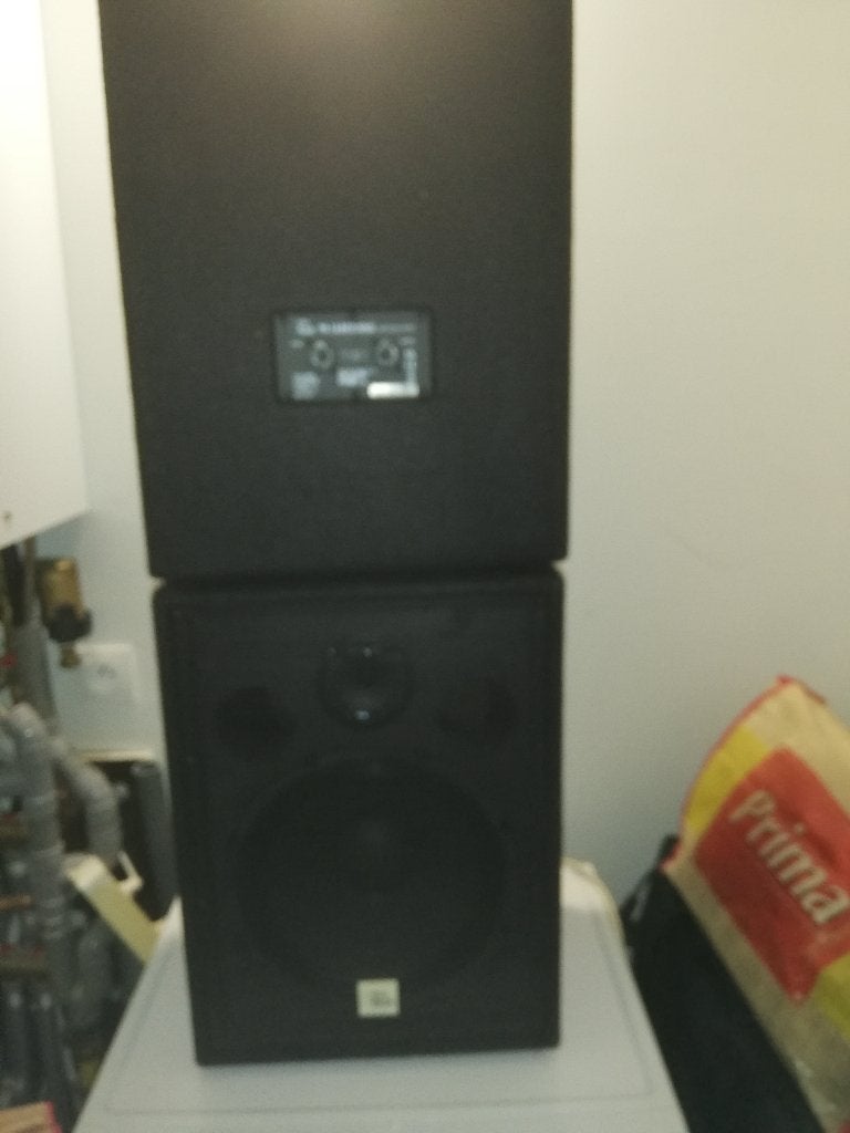haut-parleurs 2 pièces The box, Autres marques, Comme neuf, Enlèvement, Enceinte colonne