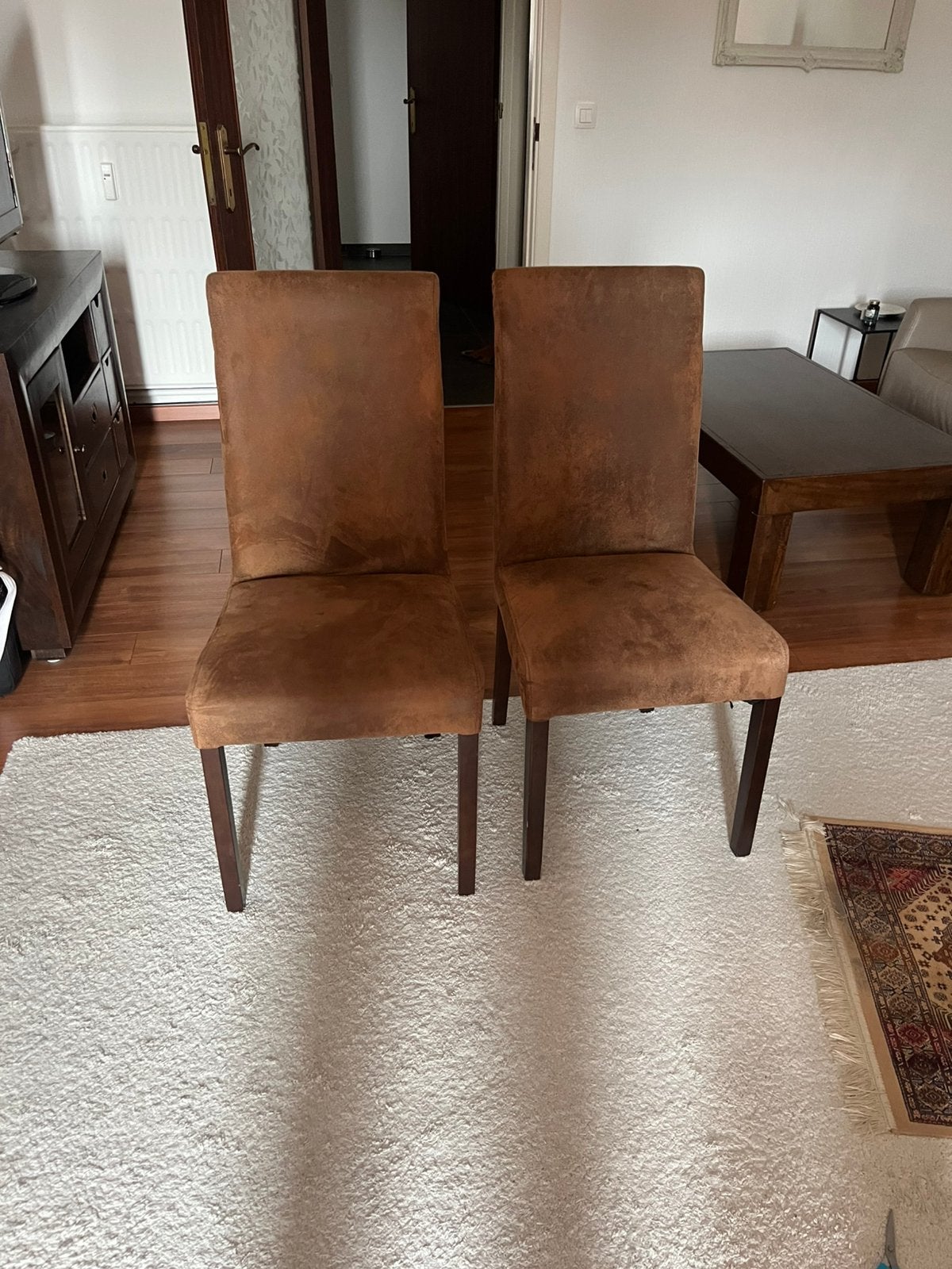 2 stoelen gratis af te halen in wilijk, Ophalen