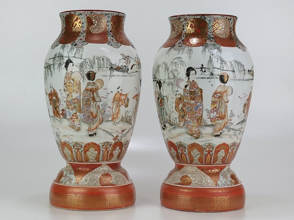 Vases sur socle Kutani anciens — Watatani Heibei (Watahei), Enlèvement ou Envoi