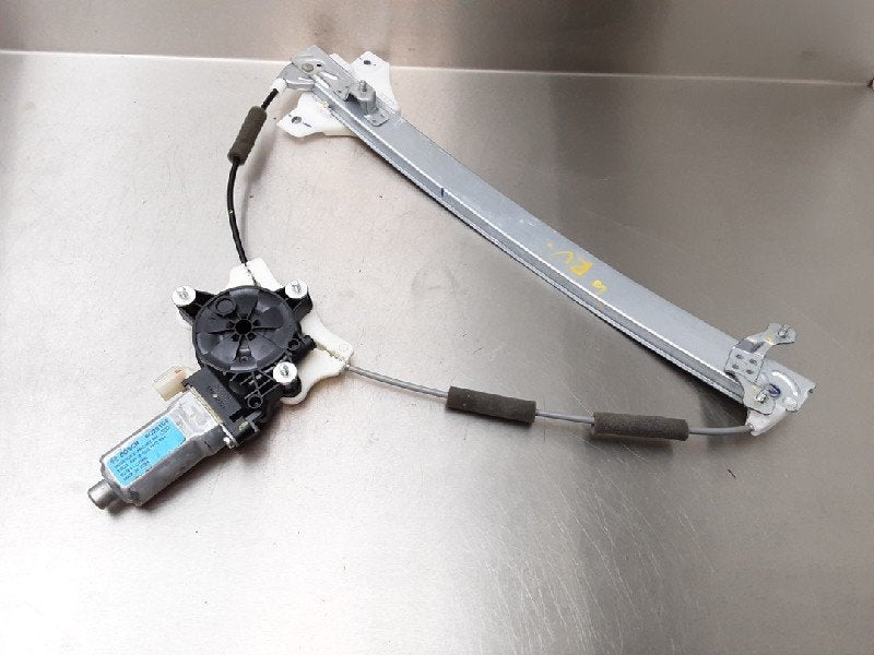 RAAMMECHANIEK RECHTS VOOR Hyundai i20 (GBB) (|82460C7000|), Robert Bosch AG, Gebruikt, Hyundai, Robert-Bosch-Allee 1
74232  Abstatt, DE
