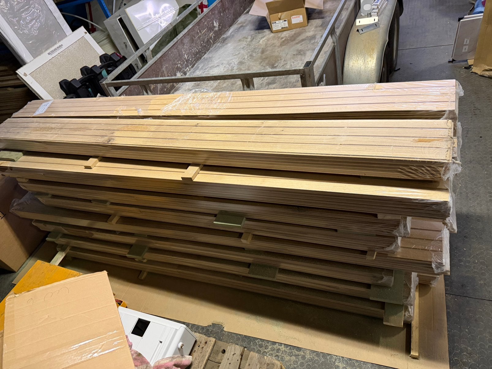 Volledige masieven parket 61m2, Minder dan 25 mm, Nieuw, 200 tot 250 cm, Plank