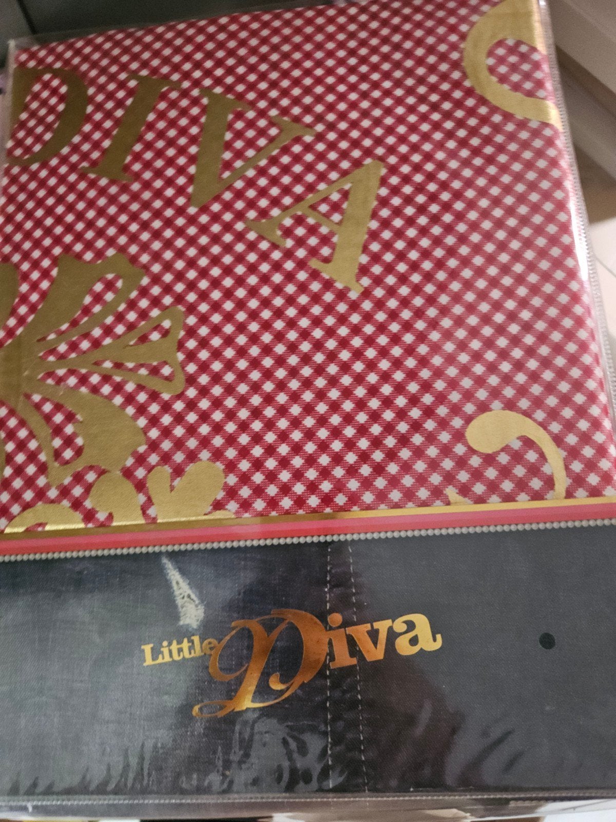 LD Bed Linen Haute, Verzenden