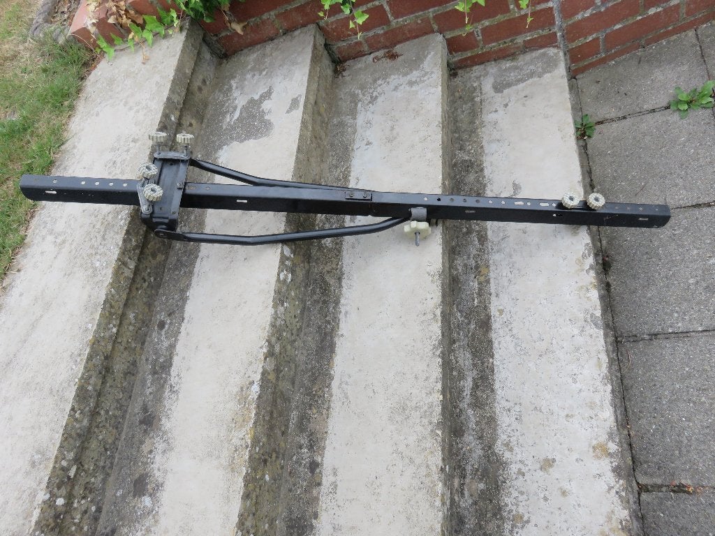 Porte vélo à fixer sur barres transversales toit auto, Enlèvement, Utilisé