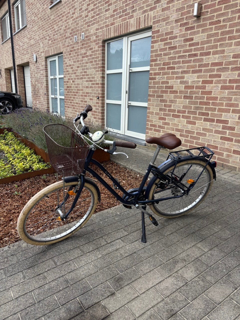 Elops 520 met fietsmand, Ophalen, Zo goed als nieuw