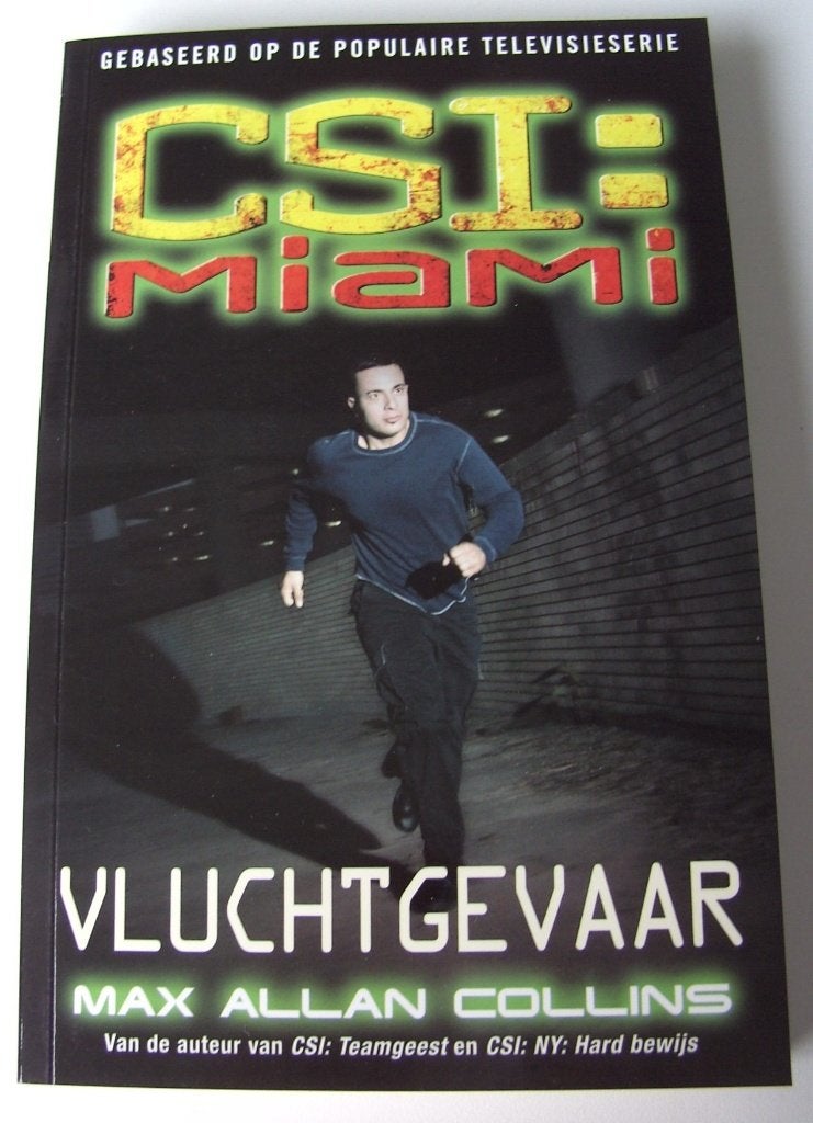 CSI: MIAMI  VLUCHTGEVAAR 8716051007098, Boeken, Ophalen of Verzenden, Nieuw, Tv-bewerking