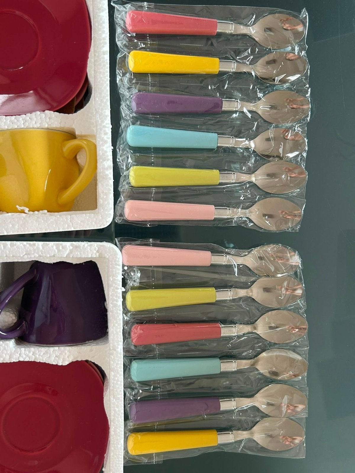 Magnifique service à café coloré 12 personnes - Neuf, Maison & Meubles, Enlèvement, Neuf