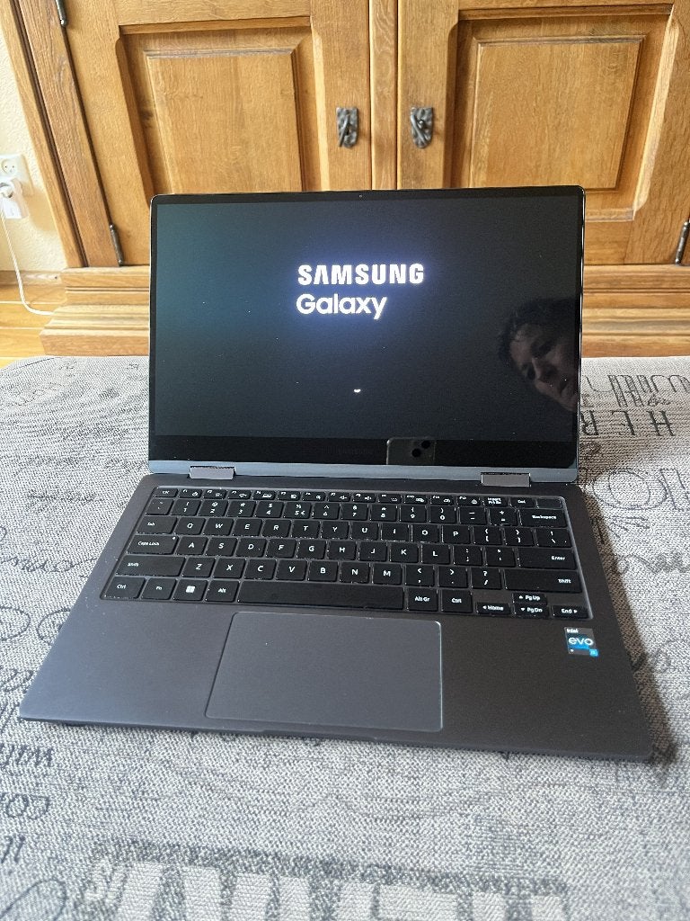 Samsung Galaxy Book2 360 13 pouces | 8 Go | 256 Go | 2 en 1, 256 GB, Avec écran tactile, Intel(R) Core i5, Utilisé