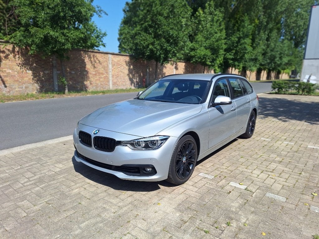 BMW 318i break | Automaat | Trekhaak, Auto's, BMW, 140 g/km, 4 cilinders, Bedrijf, 5 deurs