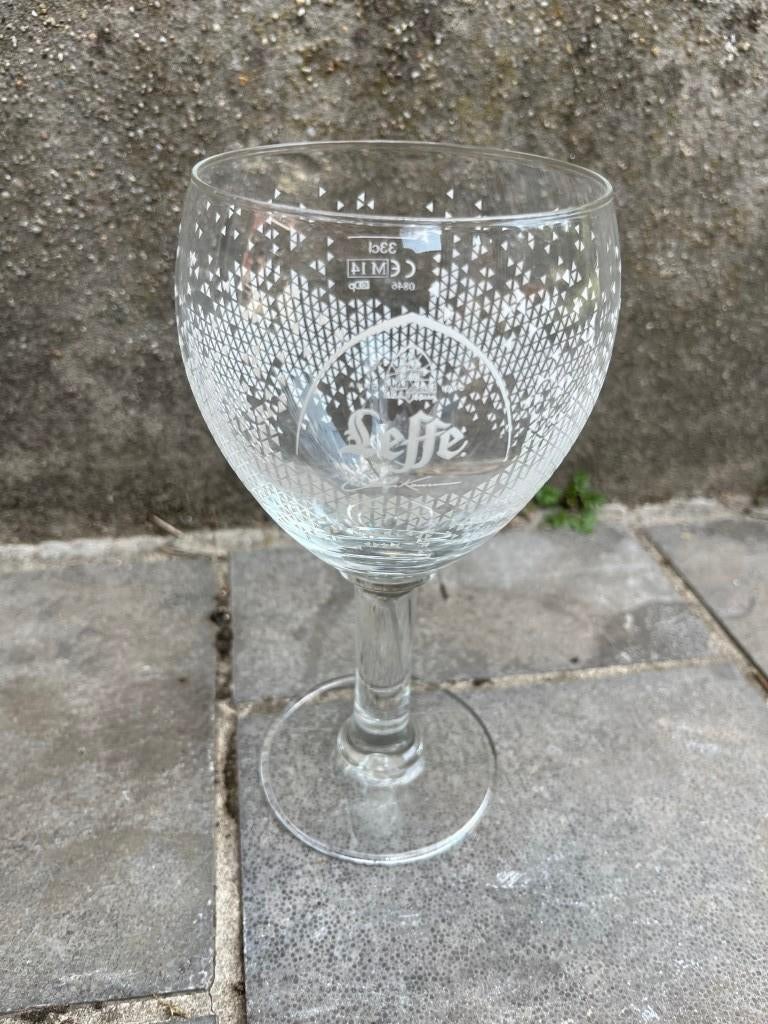Verre à bière Leffe - 33 cl -  Charles Kaisin, Collections, Marques de bière, Enlèvement ou Envoi, Leffe