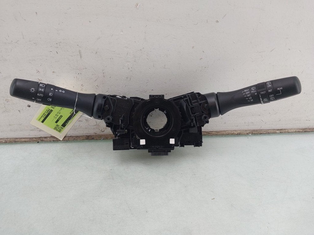 COMBISCHAKELAAR STUUR Suzuki Swift (ZC / ZD) (01-2017/-), Auto-onderdelen, Suzuki-Allee 7
64625  Bensheim, DE, Gebruikt, Suzuki Deutschland GmbH