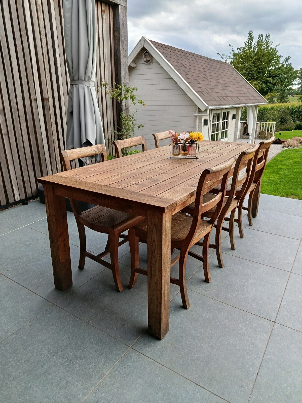 Mooie tuintafel met bijhorende stoelen in walnoot hout., Jardin & Terrasse, Tables de jardin, Enlèvement ou Envoi, Comme neuf