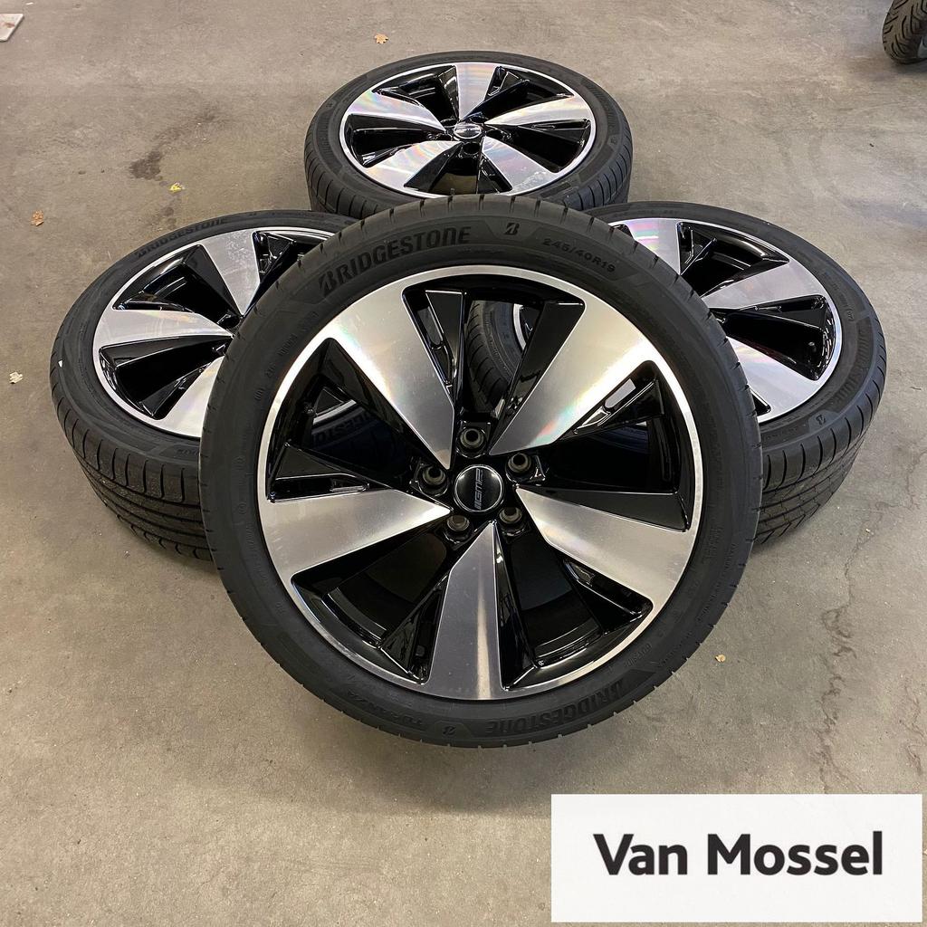 Audi A5 Bridgestone Turanza 6 245/40/R19 98Y, Auto-onderdelen, Banden en Velgen, 19 inch, -, -, Banden en Velgen