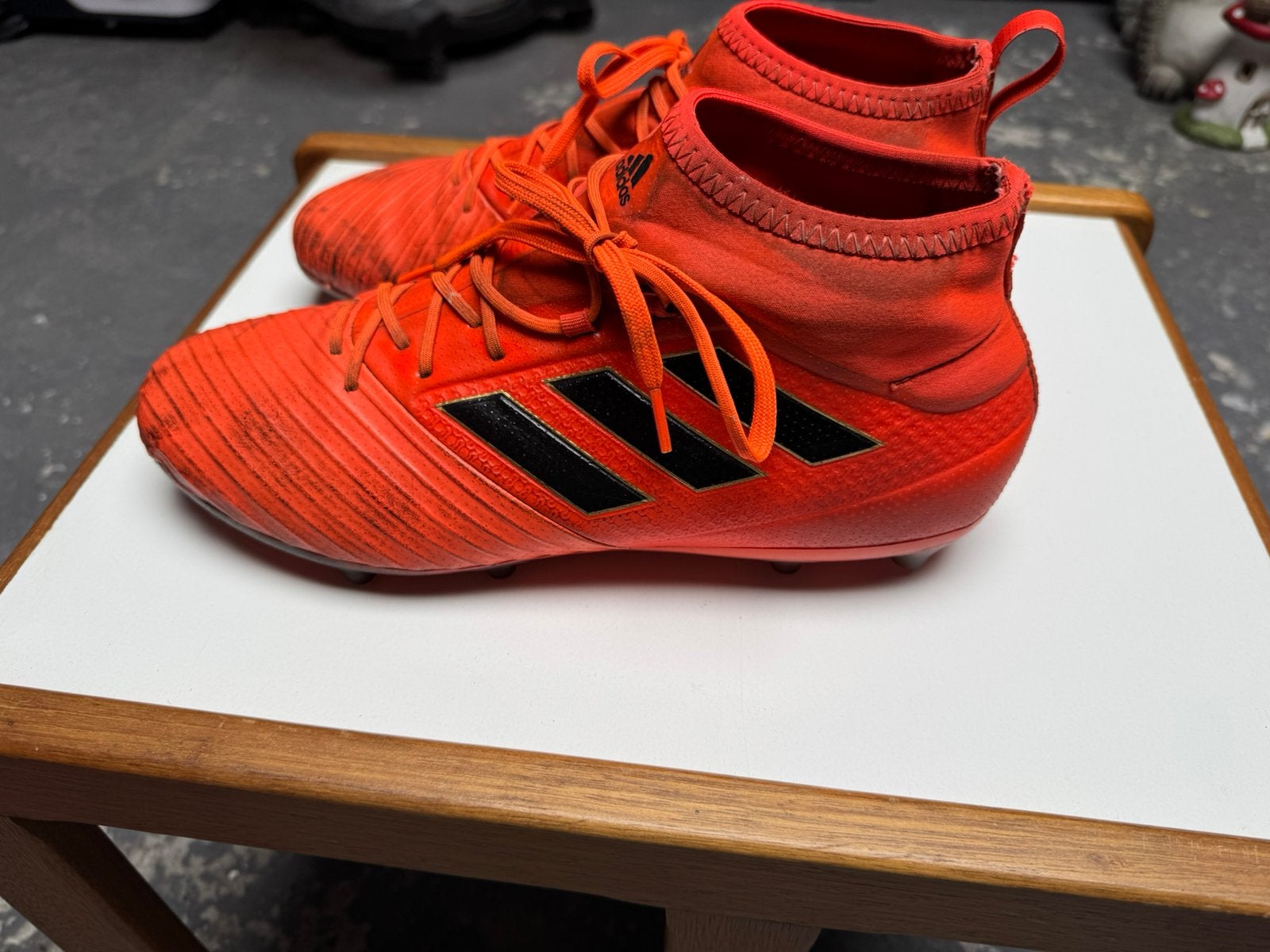 3 paar voetbalschoenen merk adidas, Ophalen, Gebruikt