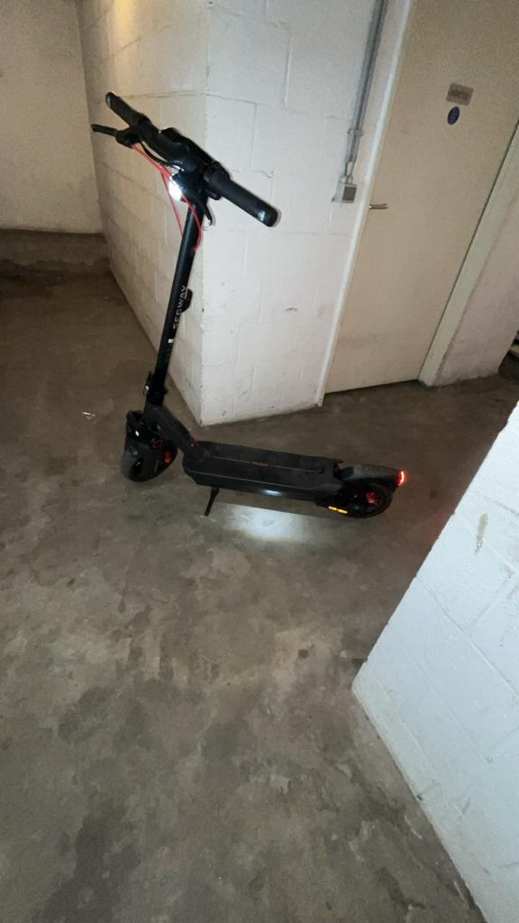 G3 Max moet met spoed weg!!!, Fietsen en Brommers, Steps, Ophalen, Zo goed als nieuw