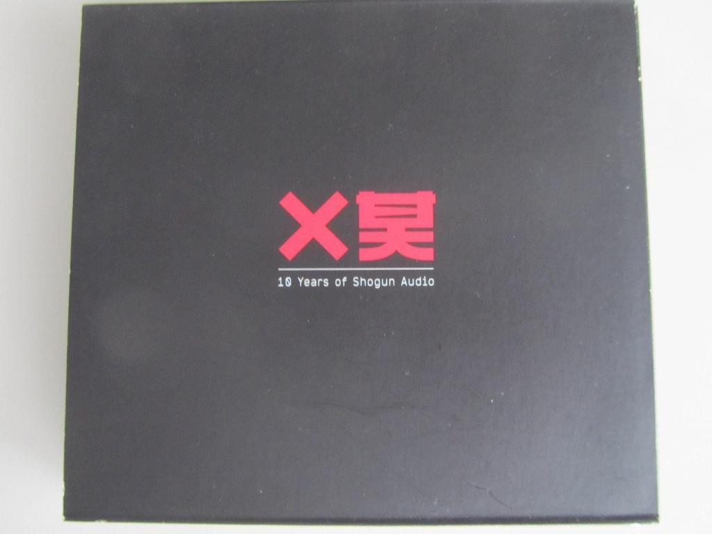 3CDBOX 10 YEARS OF SHOGUN AUDIO (Drum 'n' Bass), Cd's en Dvd's, Ophalen of Verzenden, Zo goed als nieuw, Drum and bass, Boxset
