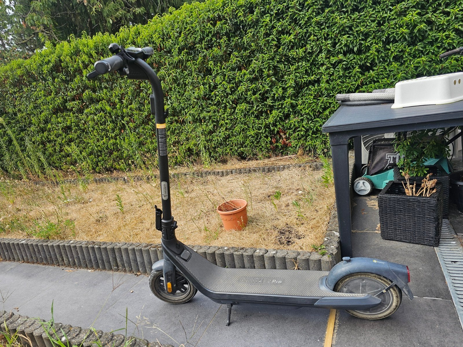 Electrische step Segway Ninebot E2 Pro, 6 maanden oud, Fietsen en Brommers, Ophalen, Zo goed als nieuw, Elektrische step (E-scooter)