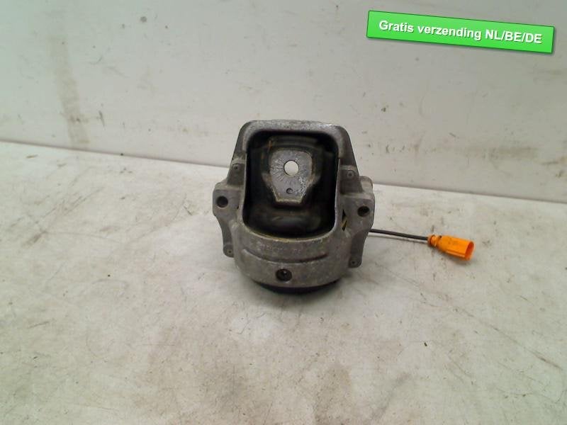 SUPPORT MOTEUR DROIT Audi A4 (B8) (8K0199381NL), Auto-Union-Straße  1,
85057  Ingolstadt, DE, Info@audi.de, Audi, Utilisé