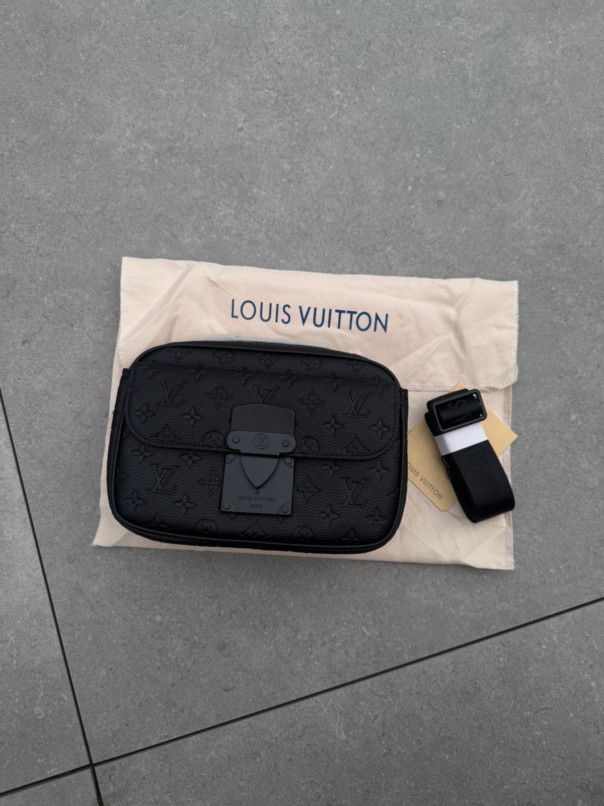 Sac Louis Vuitton Monogram Shadow, Enlèvement ou Envoi, Neuf, Noir, Sac à bandoulière