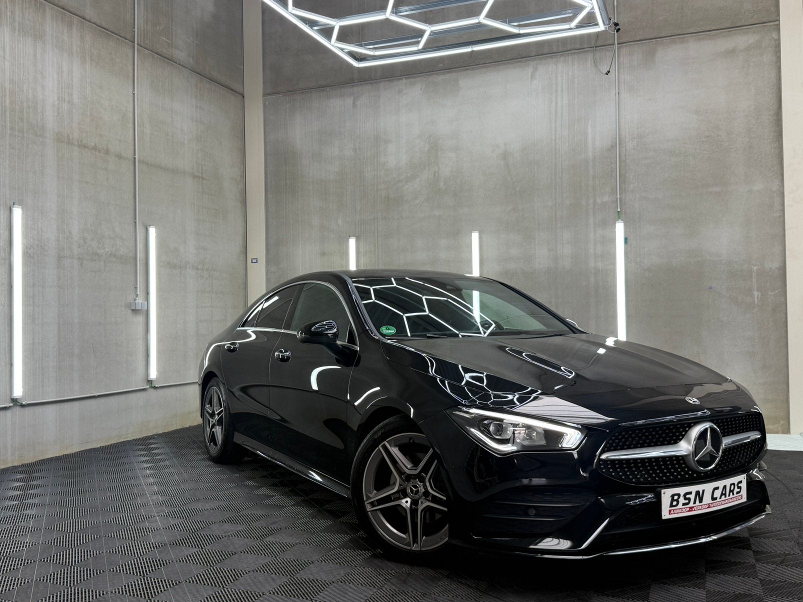 MERCEDES-BENZ CLA180D/2.0MERCEDES/AMG/CAMERA/SFEER/GARANTI, Auto's, Automaat, Achterwielaandrijving, Alcantara, Zwart