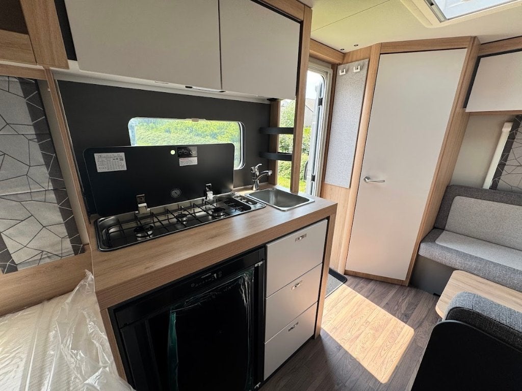 Knaus Sport 400 QD, Caravans en Kamperen, Caravans, Vast bed, Bedrijf, Treinzit, Schokbreker