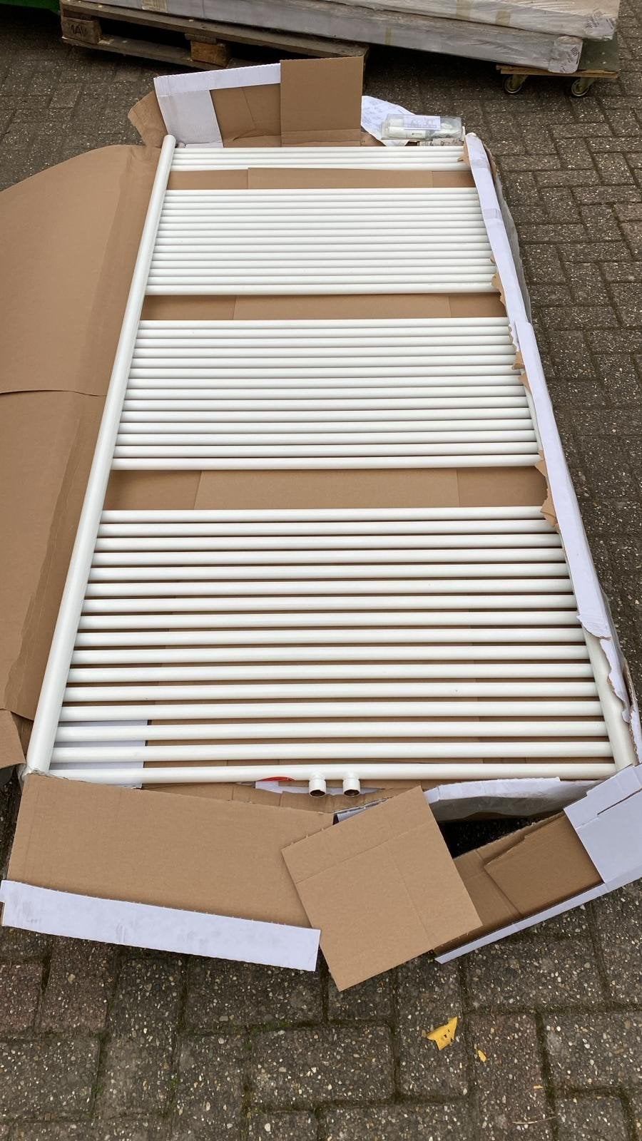 Stockverkoop, verticale radiatoren en horizontale 4 punts, Ophalen, Nieuw, Radiator