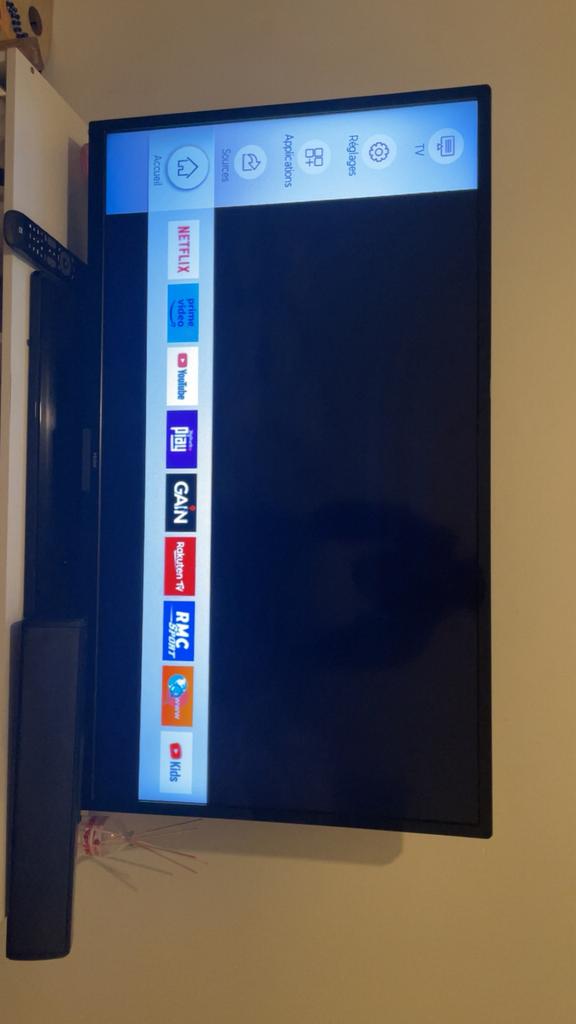 Smart tv, TV, Hi-fi & Vidéo, Télévisions, Comme neuf, LED, 100 cm ou plus, Full HD (1080p), Autres marques, 120 Hz, Smart TV, Enlèvement