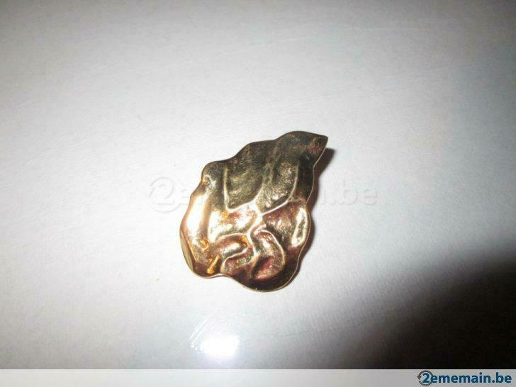 Pin's Yves St Laurent, Collections, Enlèvement ou Envoi, Neuf, Insigne ou Pin's