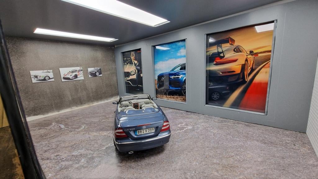Autodisplay op 1/18 Diorama/schaal | PVC + led, Ophalen of Verzenden, Nieuw