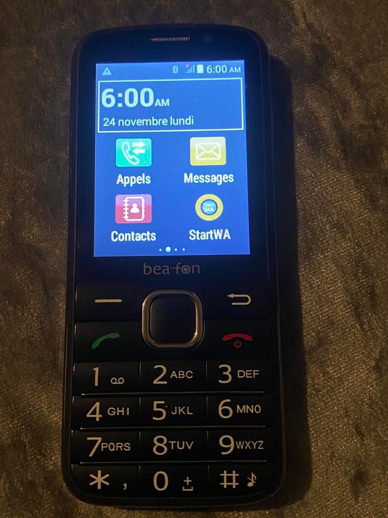 Beafon SL 820 met oplader, Telecommunicatie, Zwart, Fysiek toetsenbord, Ophalen of Verzenden, Zonder simlock