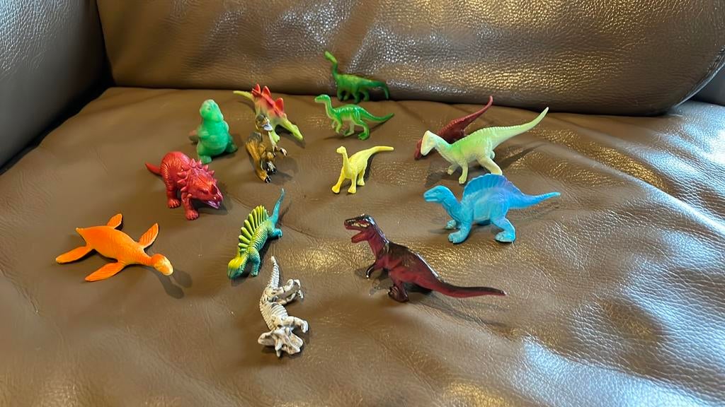 Ensemble de petits dinosaures, Enlèvement, Comme neuf