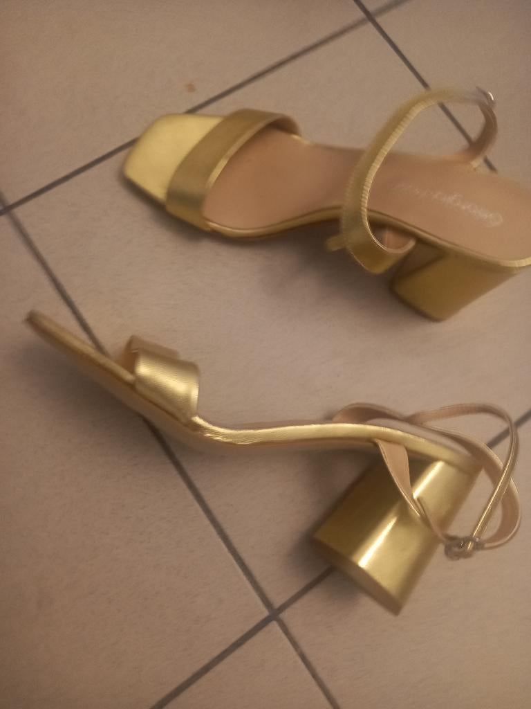 Sandalen maat 42 nog andere kleuren ook, Nieuw, S.Oliver, Sandalen of Muiltjes, Ophalen of Verzenden