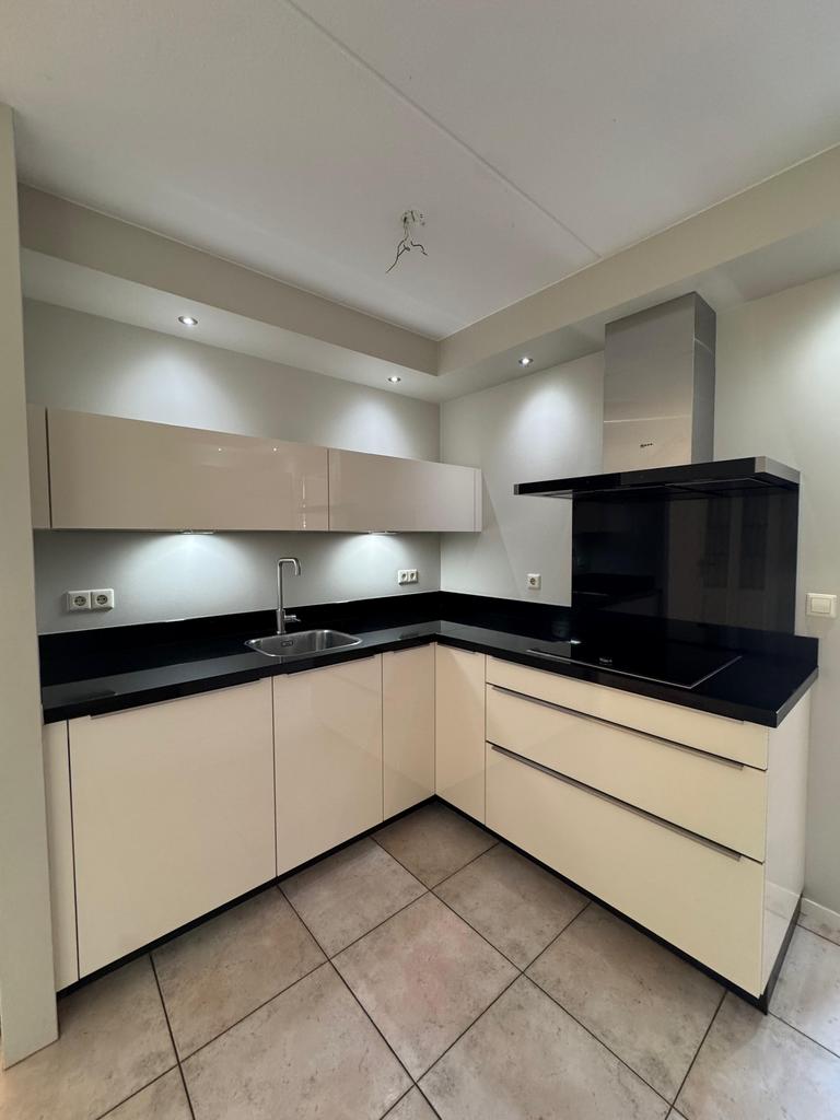 Complete Nette Hoekkeuken + Neff Apparatuur + GEDEMONTEERD, Ophalen of Verzenden, Composiet, Hoekkeuken