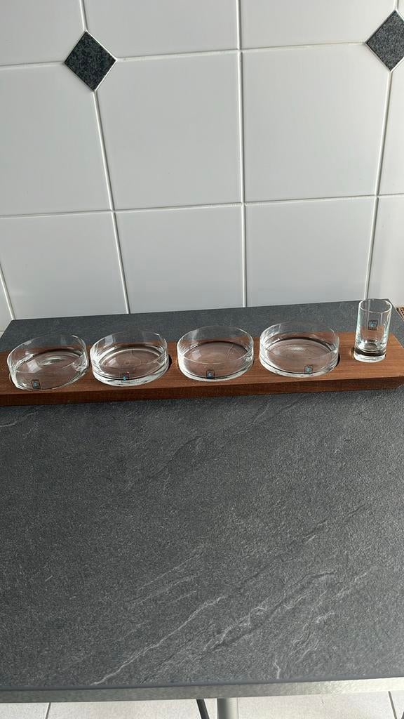 Boussu Aperitief schoteltjes van cristaline op plank, Enlèvement ou Envoi, Comme neuf