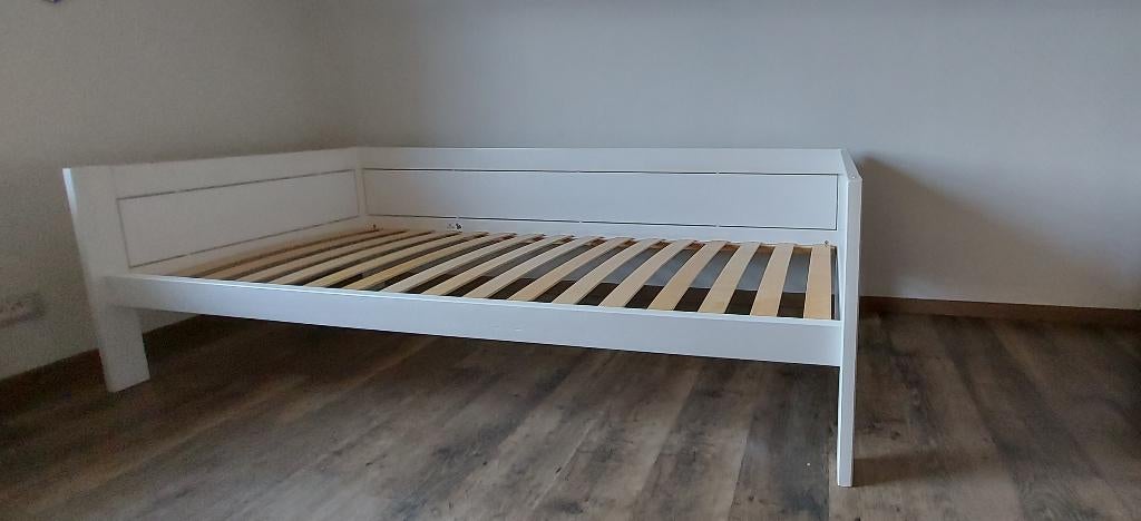 Lifetime bed wit gelakt (2 bedden beschikbaar), Ophalen, Zo goed als nieuw, Overige maten, Hout
