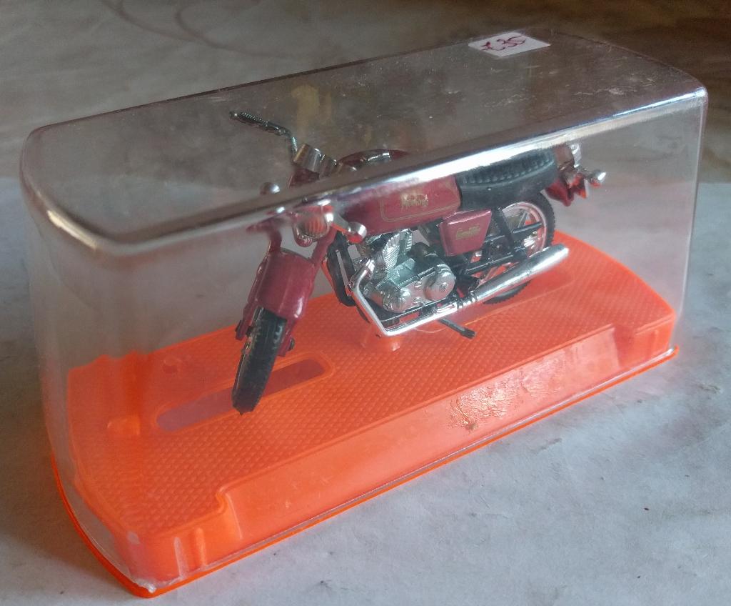 Guiloy Norton Commando 1/24, Enlèvement, Comme neuf, Moteur, Autres marques