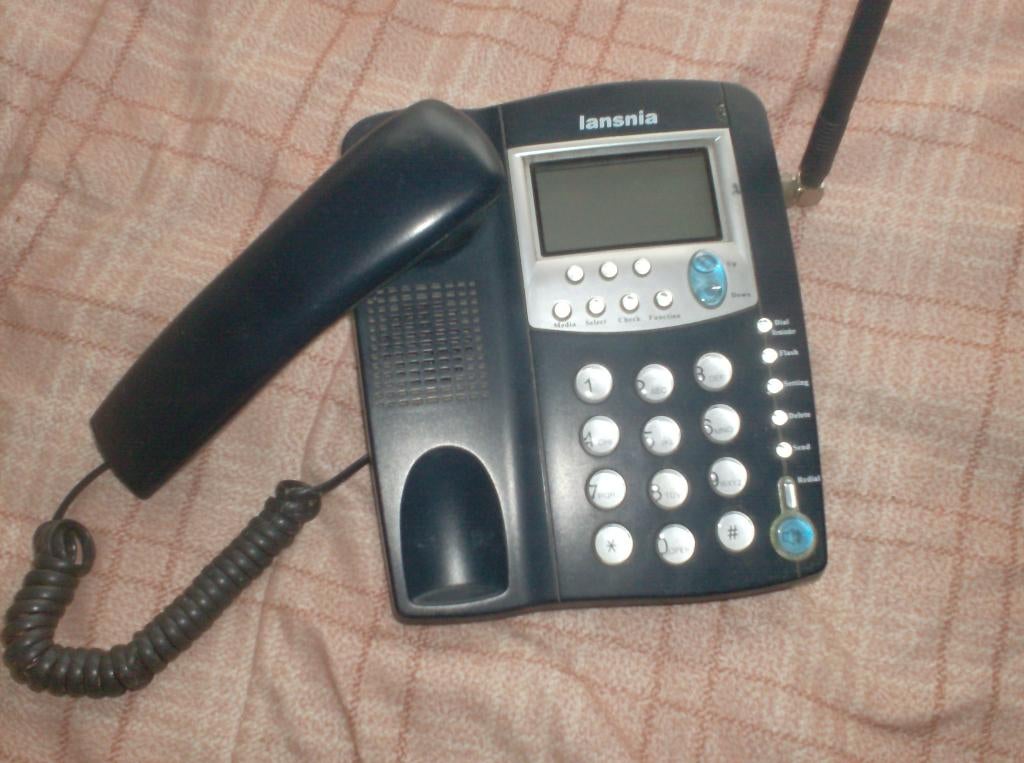GSM desktelefoon, Ophalen, Zo goed als nieuw, 2 handsets