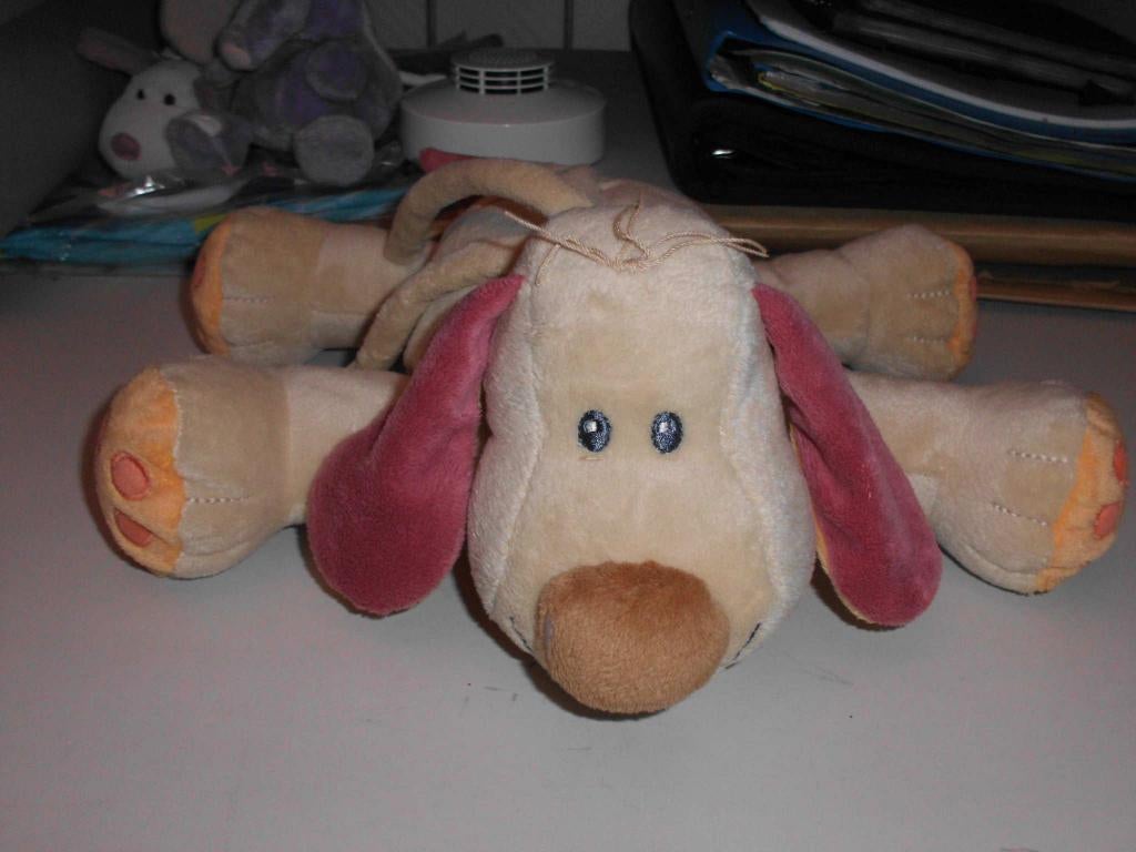 knuffel met muziek, Kinderen en Baby's, Speelgoed | Knuffels en Pluche, Ophalen, Nieuw, Hond