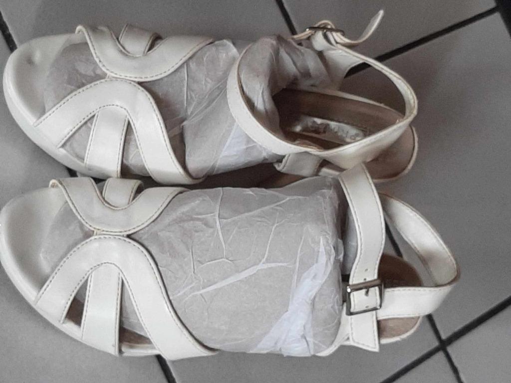 sandalen met hak van 12 cm wit, Primark, Wit, Ophalen of Verzenden, Zo goed als nieuw